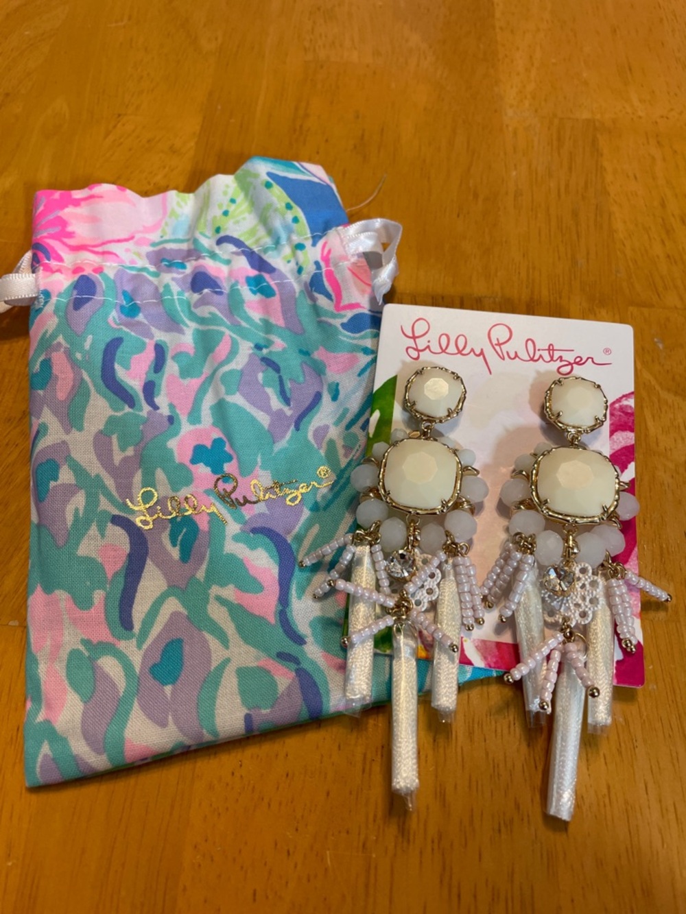 Lilly Pulitzer Waterside Earrings Resort White NWT